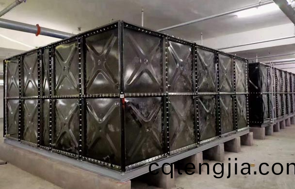 鍍(du)鋅鋼(gang)闆(ban)水箱(xiang)