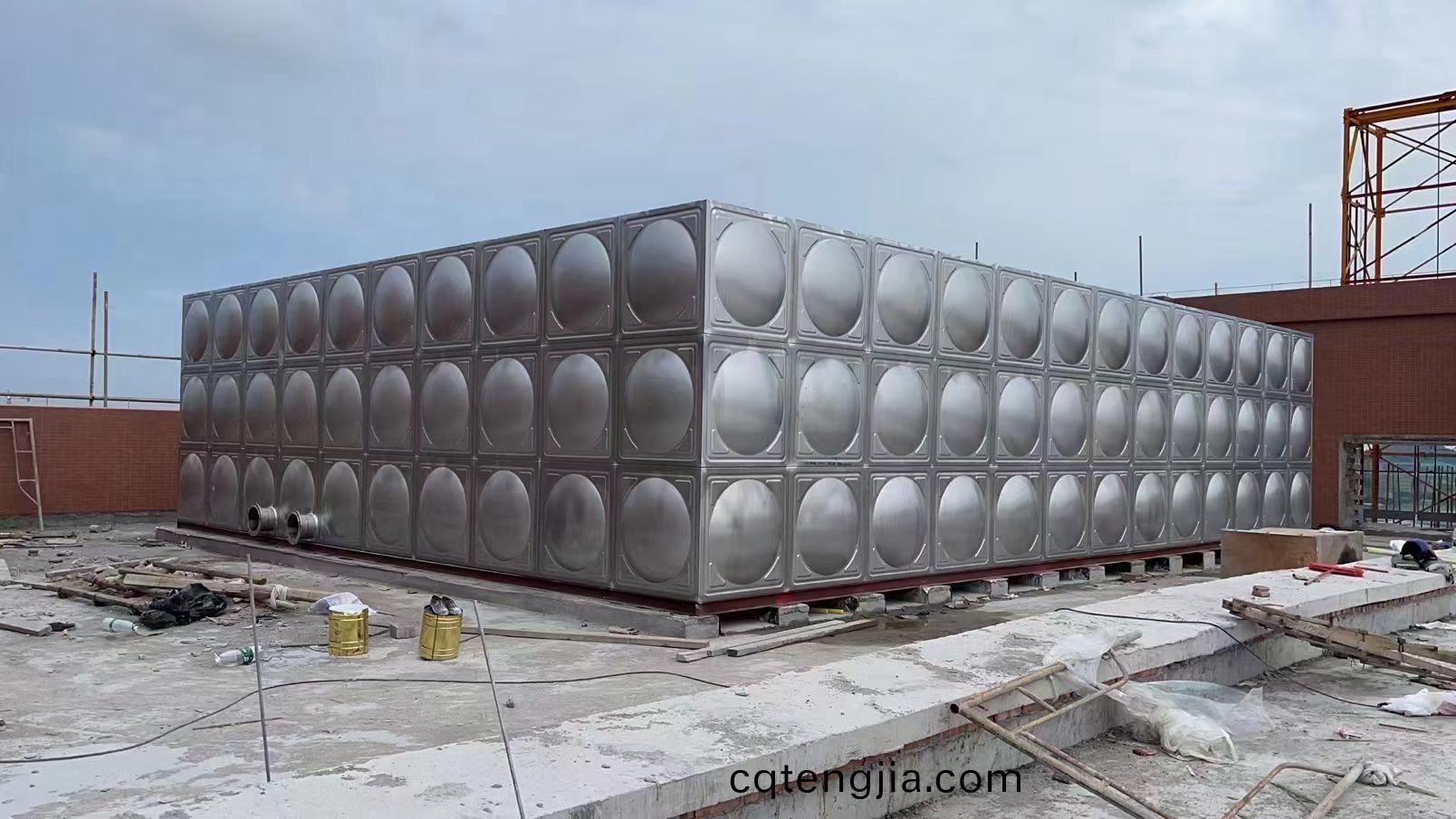 不鏽(xiu)鋼(gang)水(shui)箱