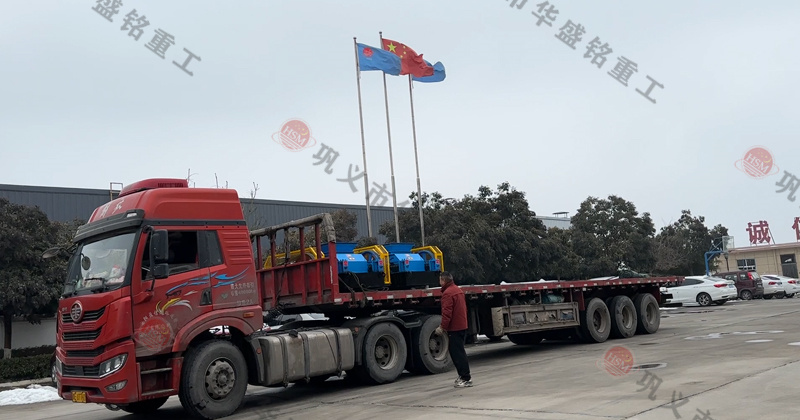 華(hua)盛(sheng)銘的齒(chi)輥破(po)碎機處理(li)石英石砂率(lv)如何(he)？