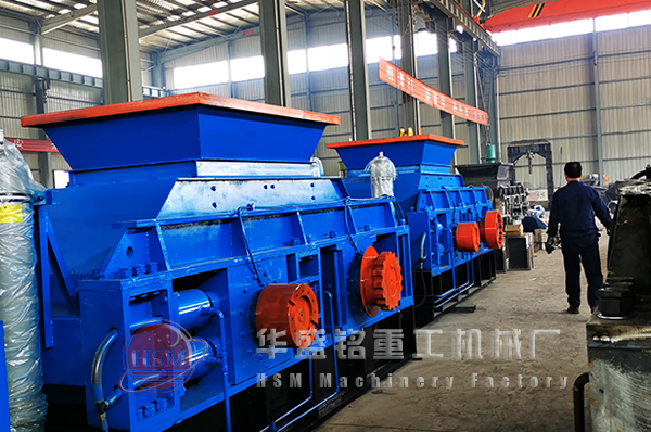 雙(shuang)齒輥(gun)破碎機(ji)圖(tu)片(pian)