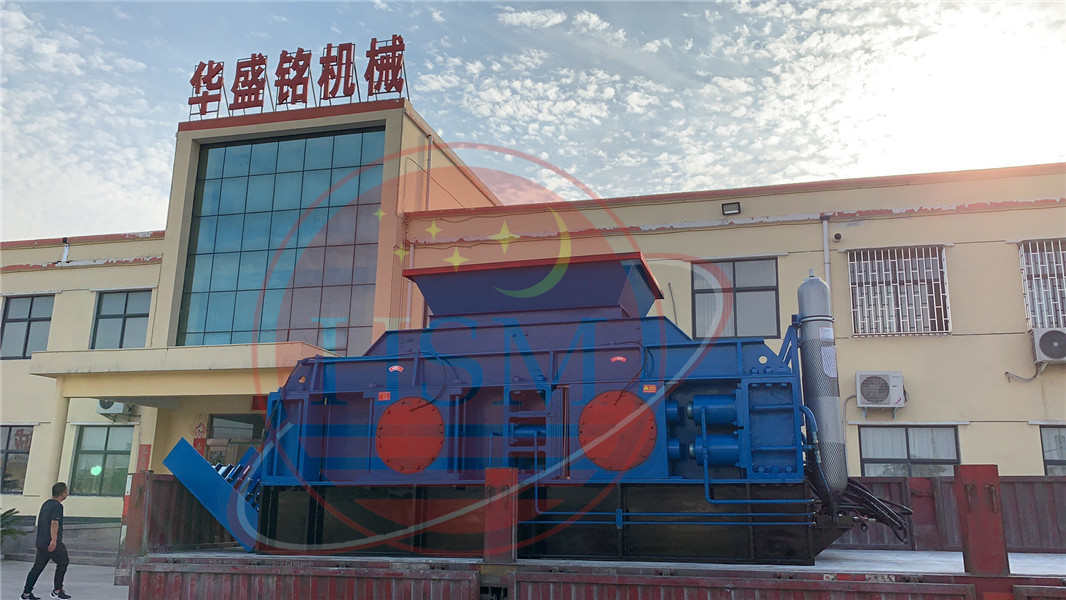 對(dui)輥式破(po)碎機(ji)圖片(pian)