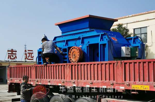 雙齒輥破碎機(ji)圖(tu)片