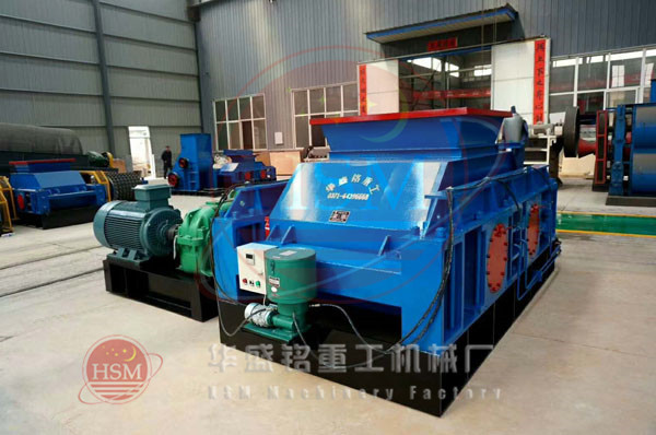 對輥破(po)碎機(ji)圖(tu)片