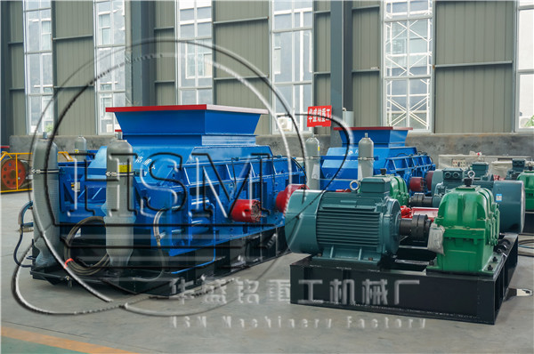 對(dui)輥(gun)破碎機(ji)圖(tu)片